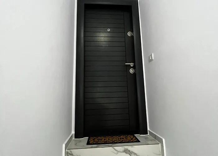 Gold Tag Apartment *